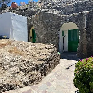 La Cuevita De Hilario Artenara